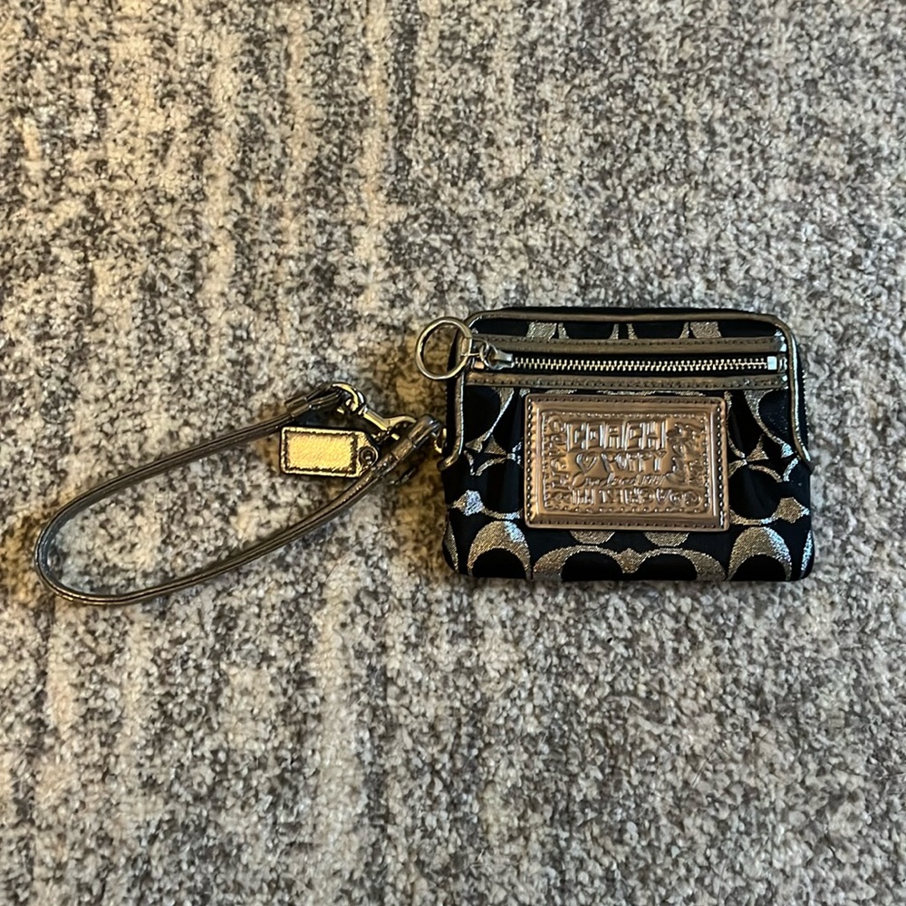 Coach Wristlet - Poppy Collection